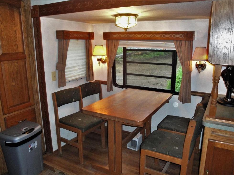 Dark Ridge Hideout Hotel Elk Park Exterior photo