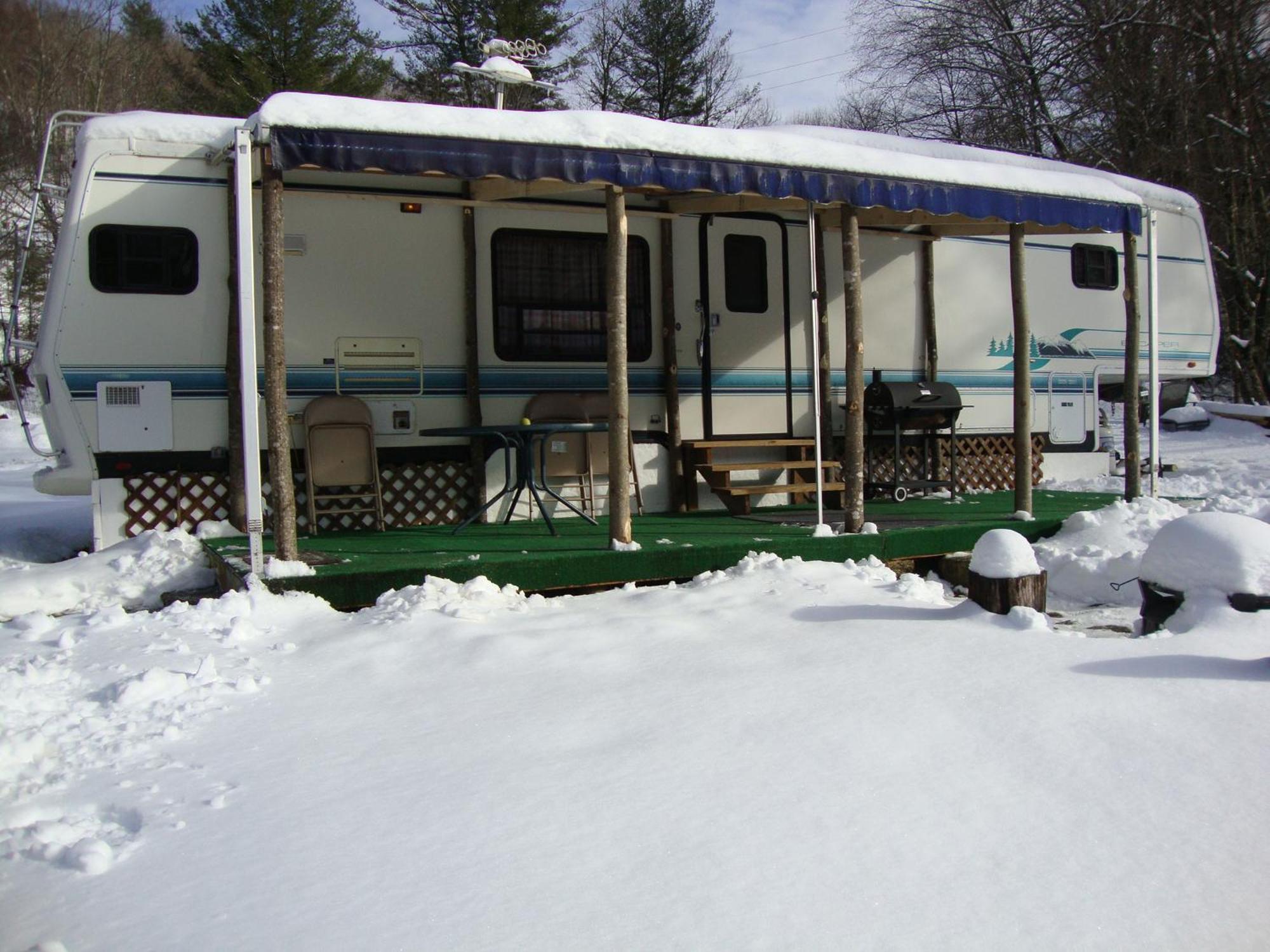 Dark Ridge Hideout Hotel Elk Park Exterior photo