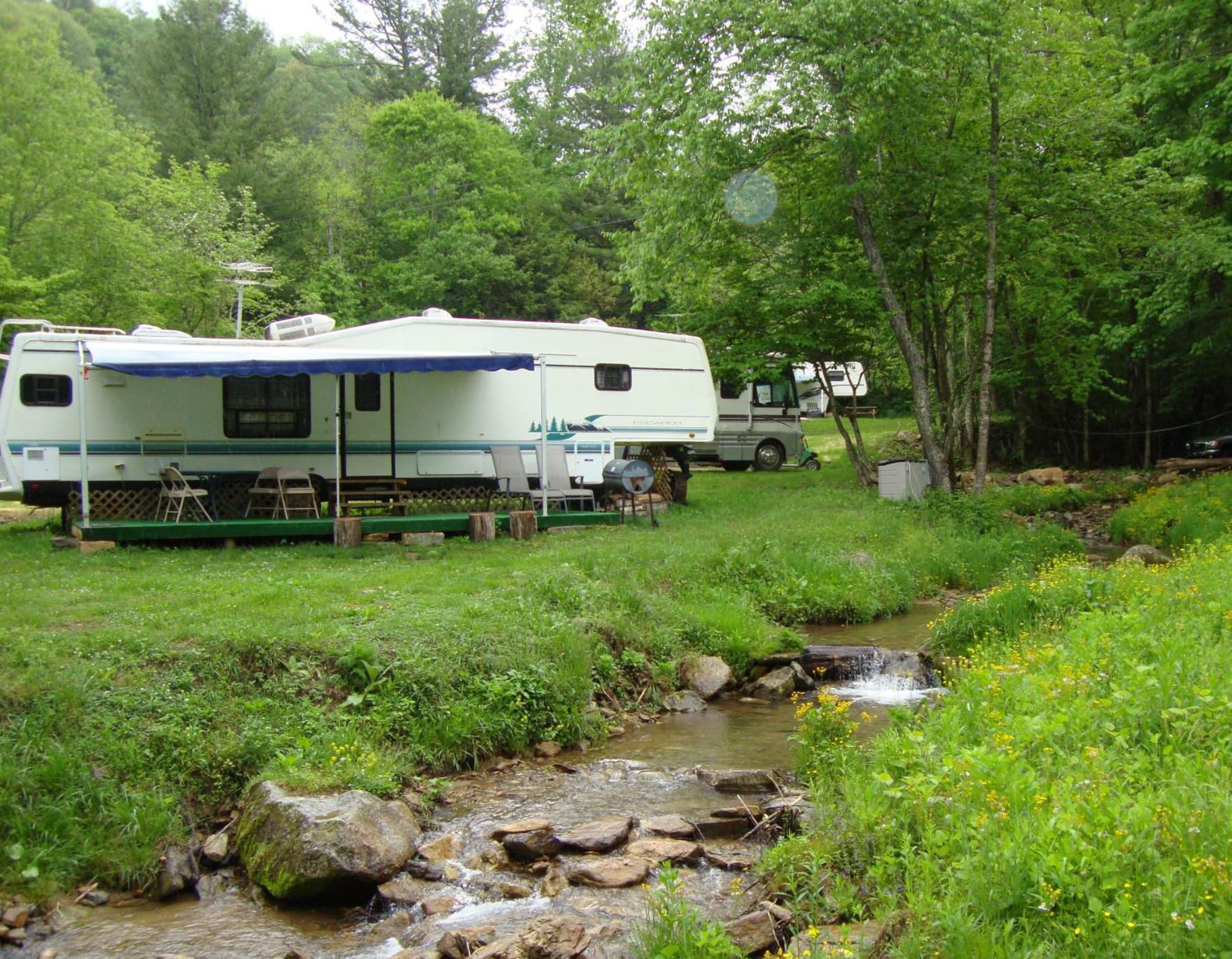 Dark Ridge Hideout Hotel Elk Park Exterior photo
